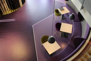 Blokvorm architectuur zakelijk kantoor showroom