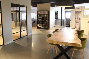Blokvorm architectuur zakelijk kantoor showroom
